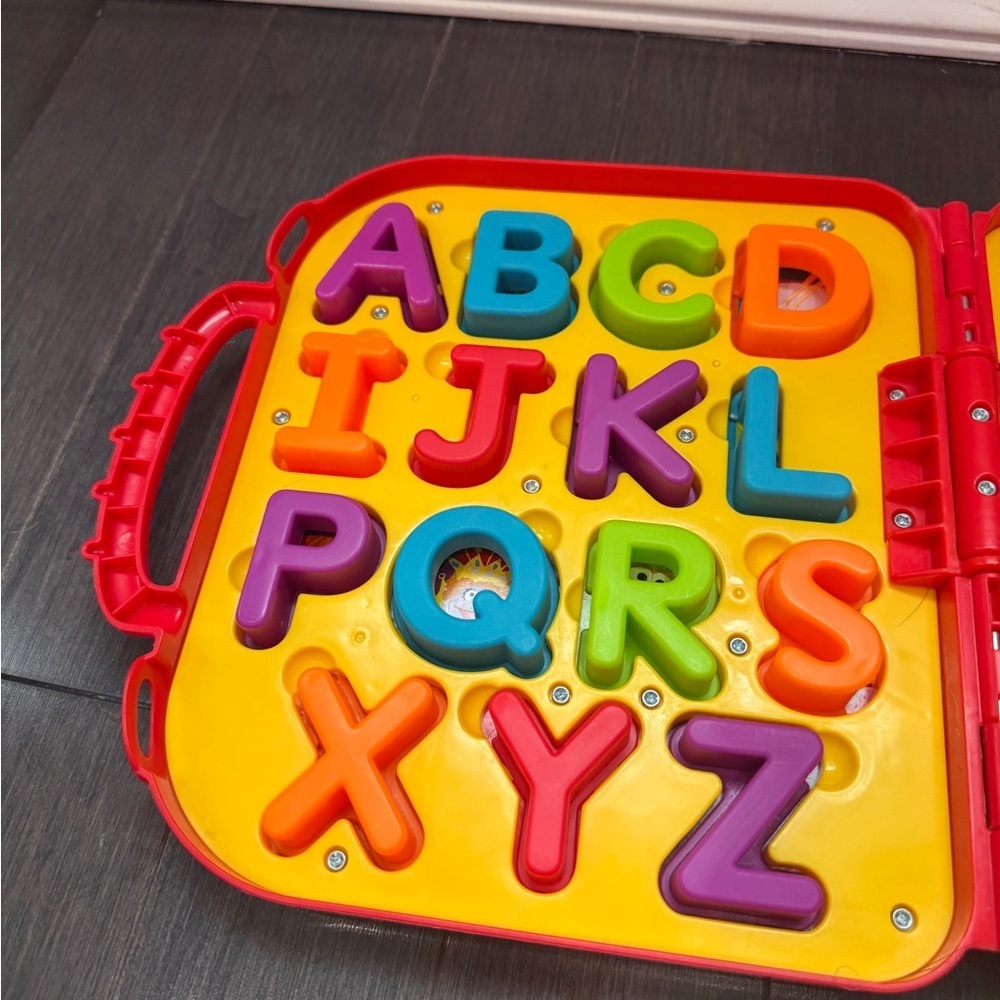 Sesame Street Elmo Red Alphabet Letter Toy Learning Suit Case Toddler Baby Kid - Picture 4 of 8
